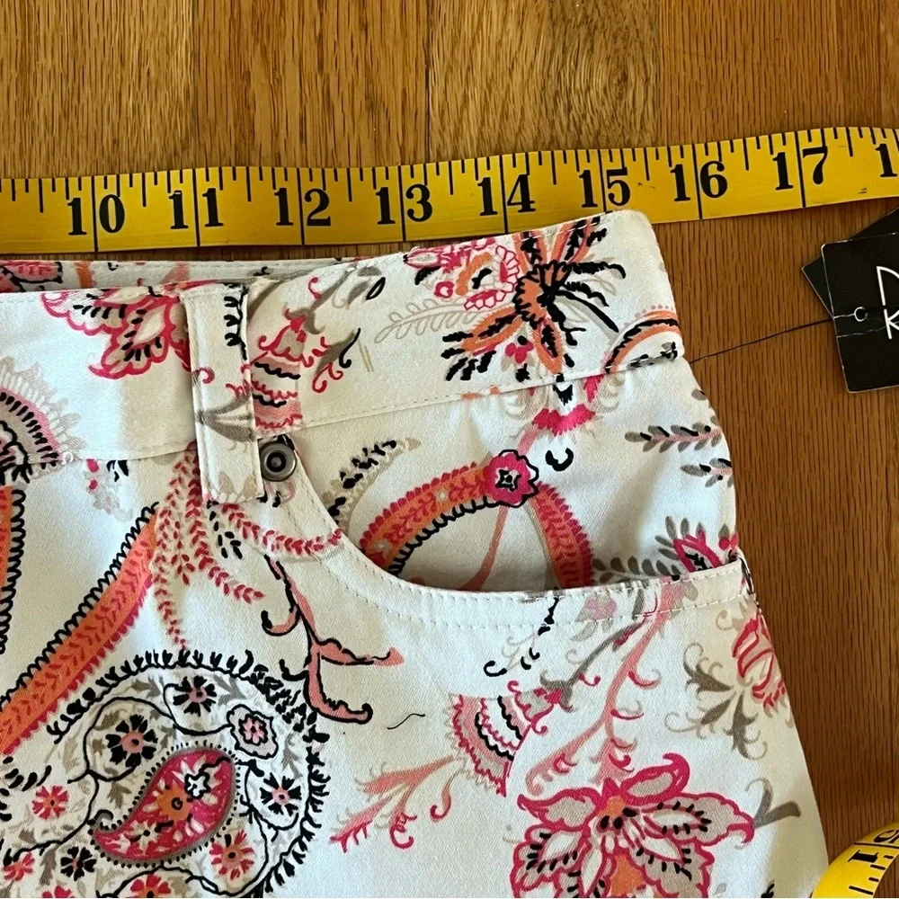 Rafaella Women's Stretch Paisley Floral Cropped Capris Pants - Red, Pink,Orange - Picture 10 of 13